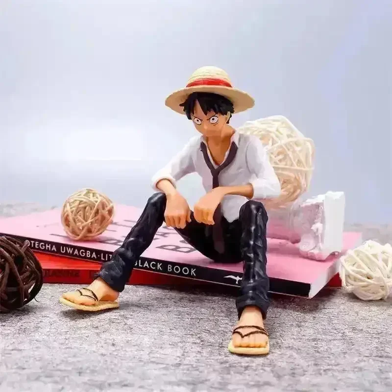 Straw Hat Luffy Sitting Action Figure (12 cm) - Image 4