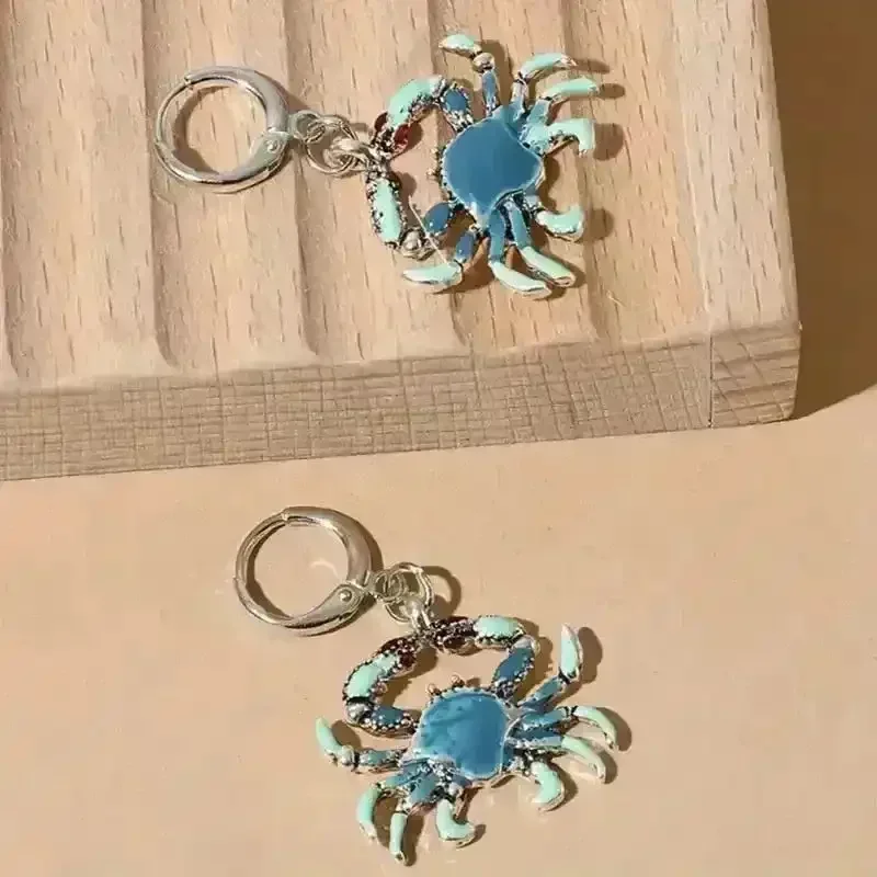 Stunning Crab Shaped Silver Dangle Earrings - Image 4