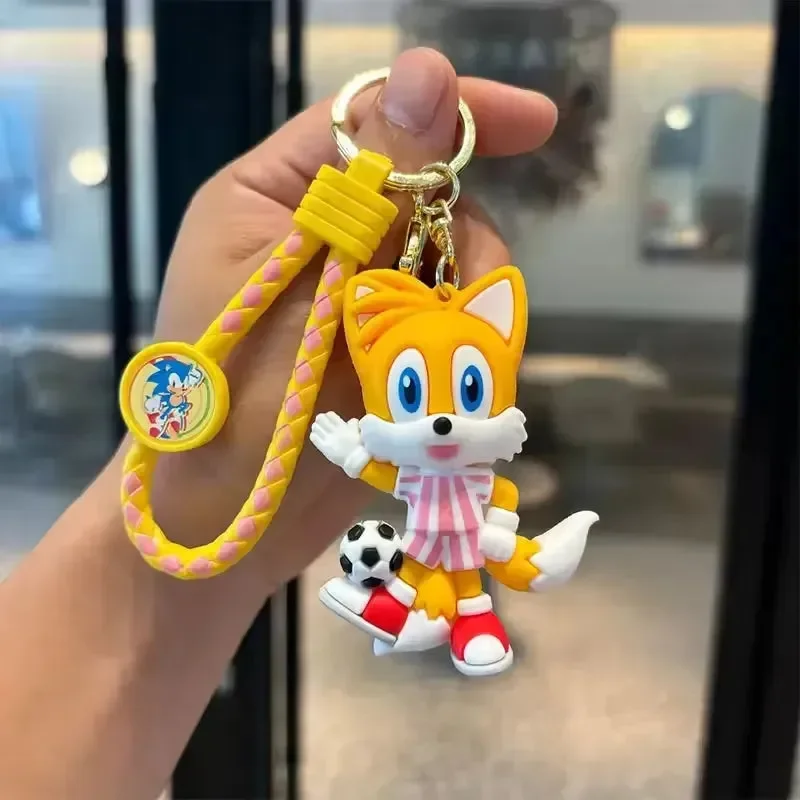 Super Sonic Football Star Keychain - Image 4