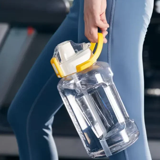 SuperBig Capacity MegaGulp Bottle (2500 ml) - Image 6