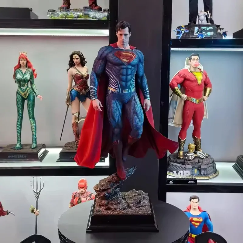 Superman Hope's Beacon Deluxe Figure (50 cm)