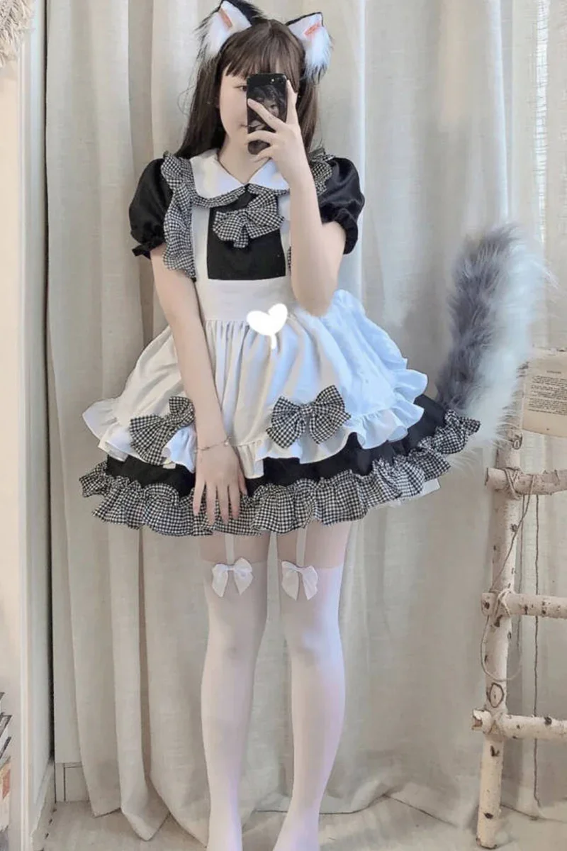 Sweet French Maid Cosplay - Image 3
