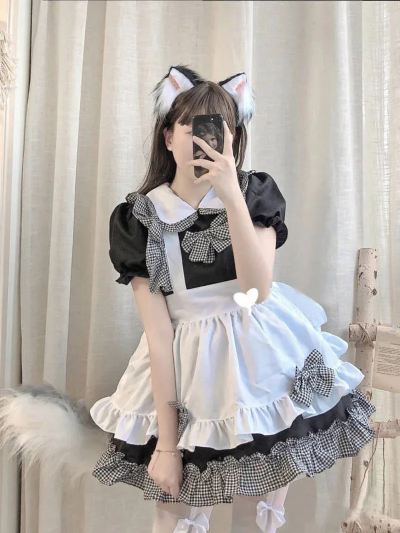 Sweet French Maid Cosplay - Image 4