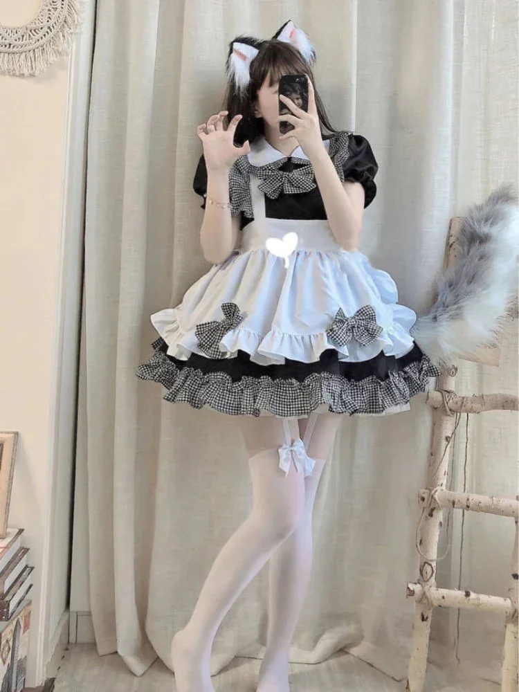 Sweet French Maid Cosplay - Image 6