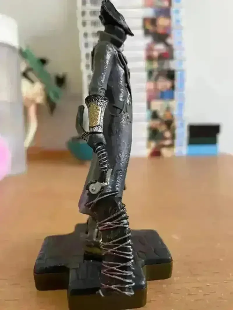 The Hunter Bloodborne Figure (10 cm) - Image 3