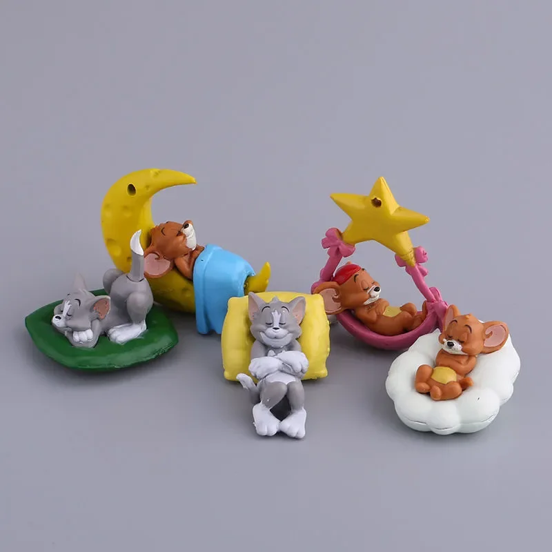 Tom and Jerry Mini Sleeping Figurines (Set of 5) - Image 11