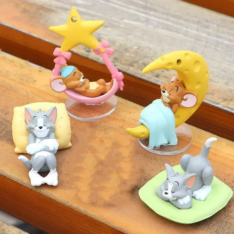 Tom and Jerry Mini Sleeping Figurines (Set of 5) - Image 2