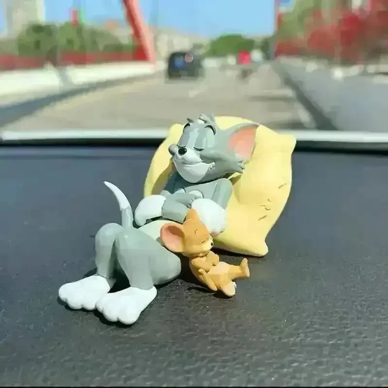 Tom and Jerry Dreamland Duels Figurines - Image 13
