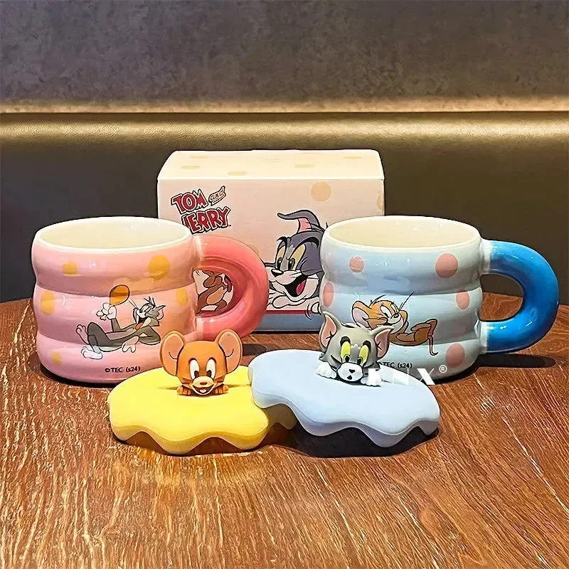 Tom & Jerry Classic Chase Ceramic Mugs (320 ml) - Image 2