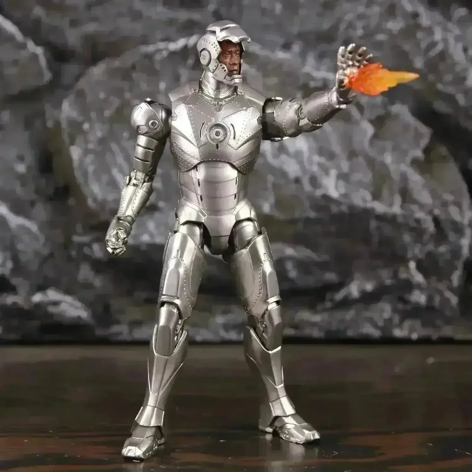 War Machine Action Figurine (17 cm)