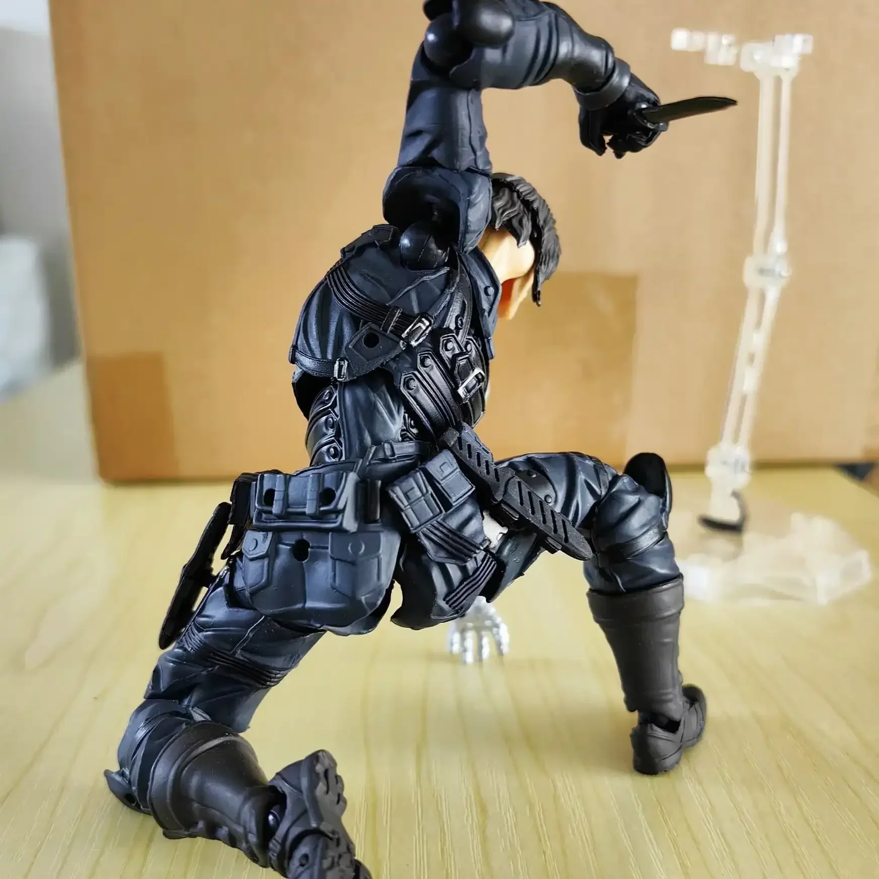 Yamaguchi Winter Soldier Figurine (14 cm) - Image 4
