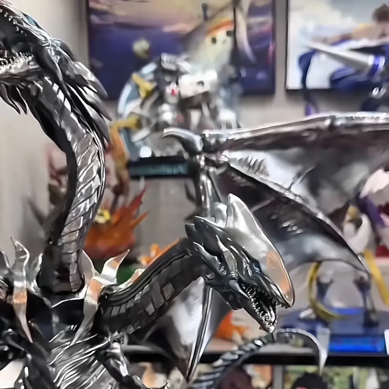 Yu-Gi-Oh! Green-Eyes White Dragon Figure (25 cm) - Image 5